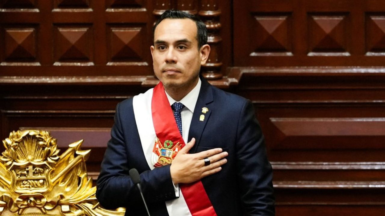 José Jerí asume como presidente interino de Perú tras destitución exprés de Boluarte